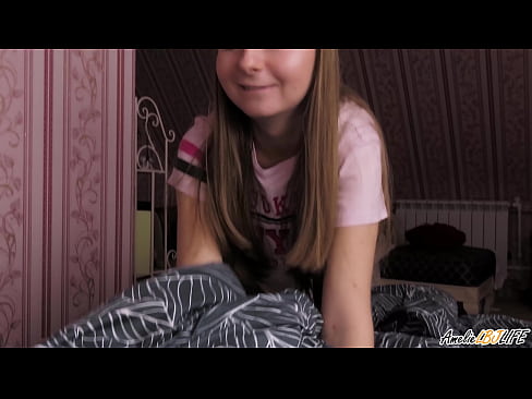 ❤️ Blondie-ն խորապես ծծում է իր BFF-ը և ավարտում է իր բերանում Ռուսական պոռնո մեզ մոտ hy.pornmega.ru